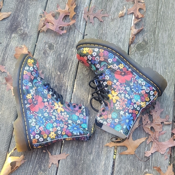 Dr Martens 1460 Pascal Wanderlust Backhand Floral Print Lace Up Combat Boot - Picture 6 of 13